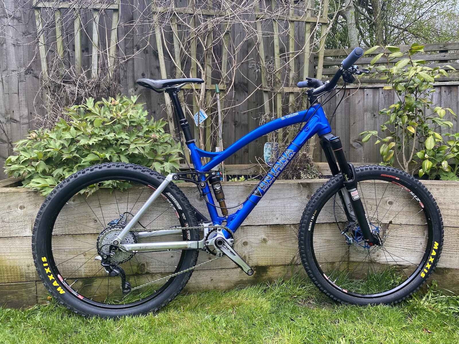 2012 Ventana El Ciclon 150mm Full Suspension Mountain Bike