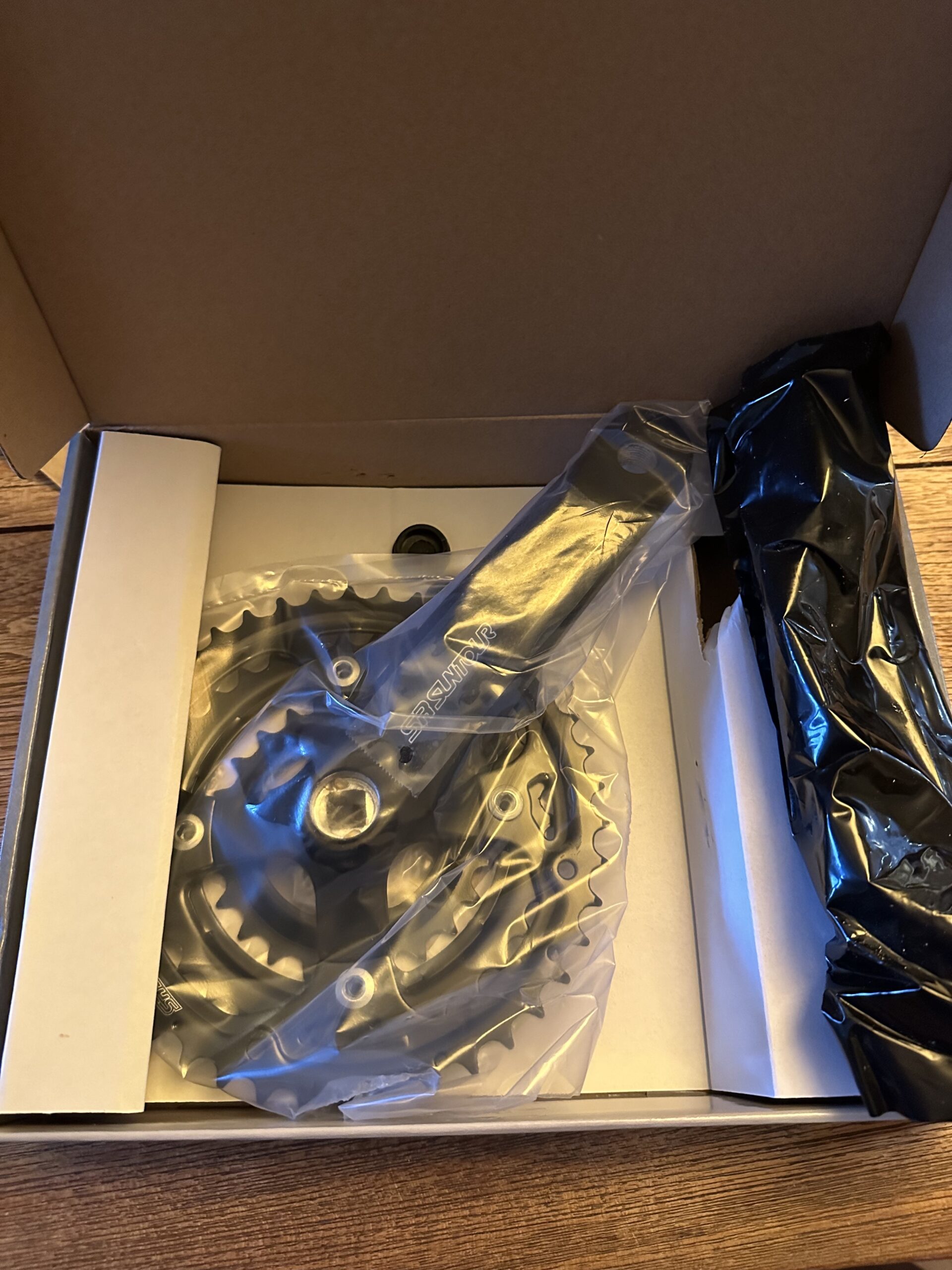 Suntour XCE Chainset 152mm, perfect for kids bike.