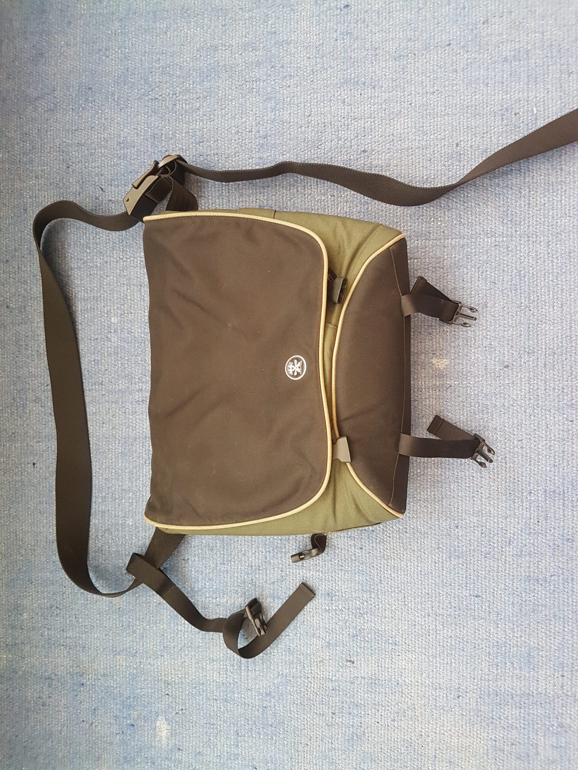 Bits’n’pieces (messenger bag, bladder, shoes, grips, jacket…)