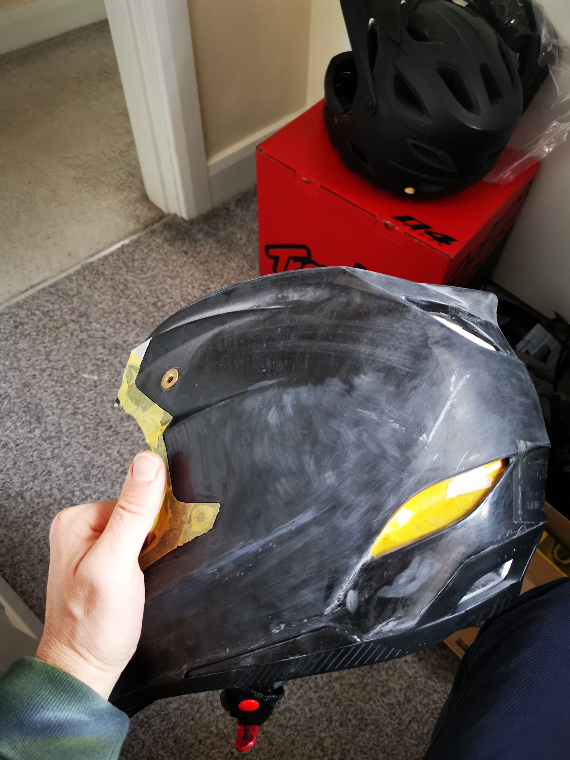 Wanted: Crash damaged Troy Lee D4