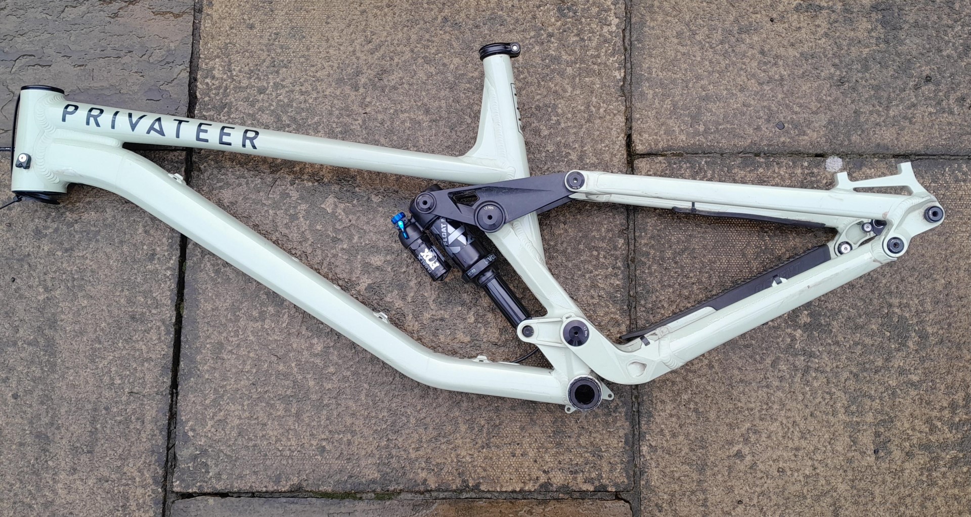 Privateer 141 frame P3 (large) 2021