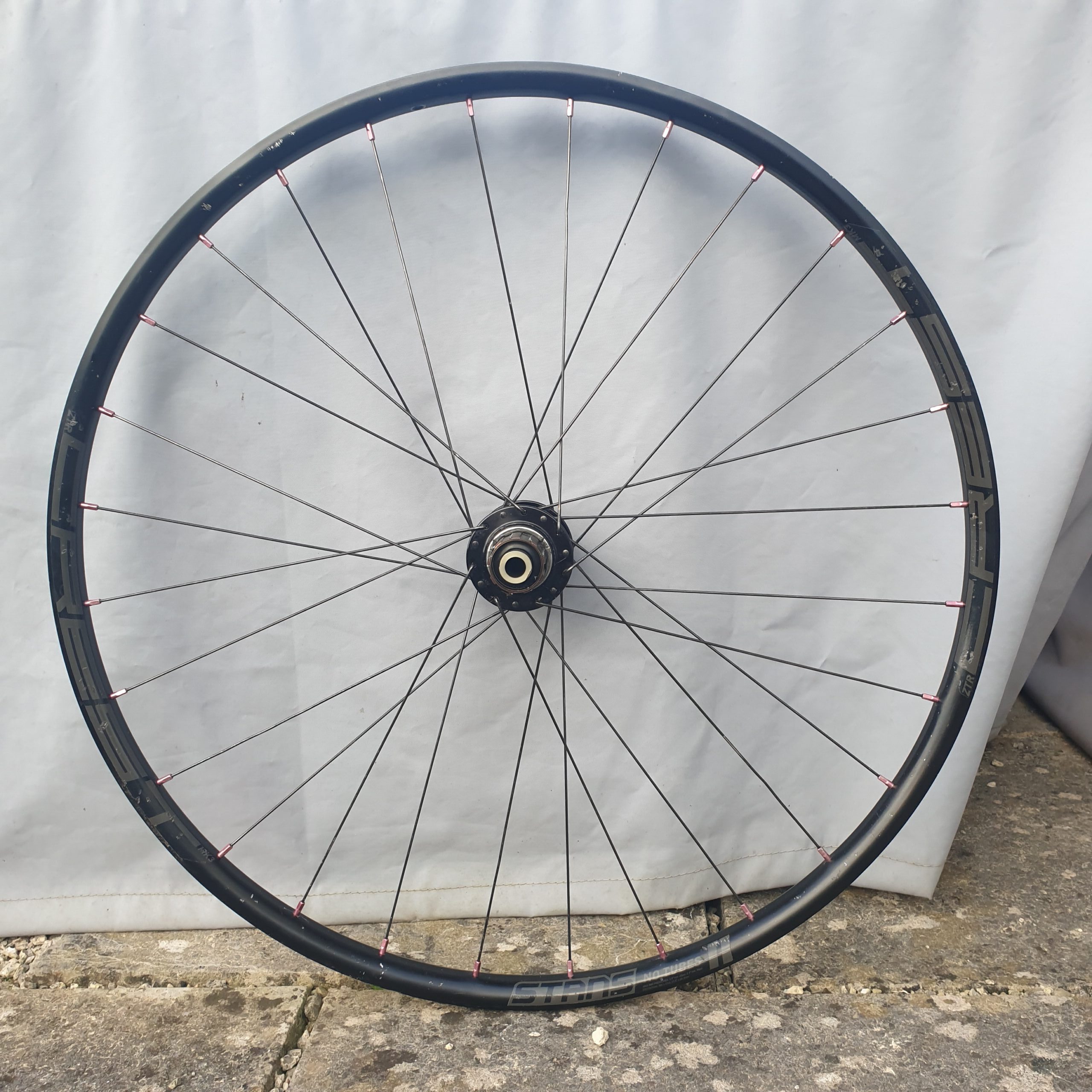 Stans Crest 650b Boost wheelset Shimano 11-speed