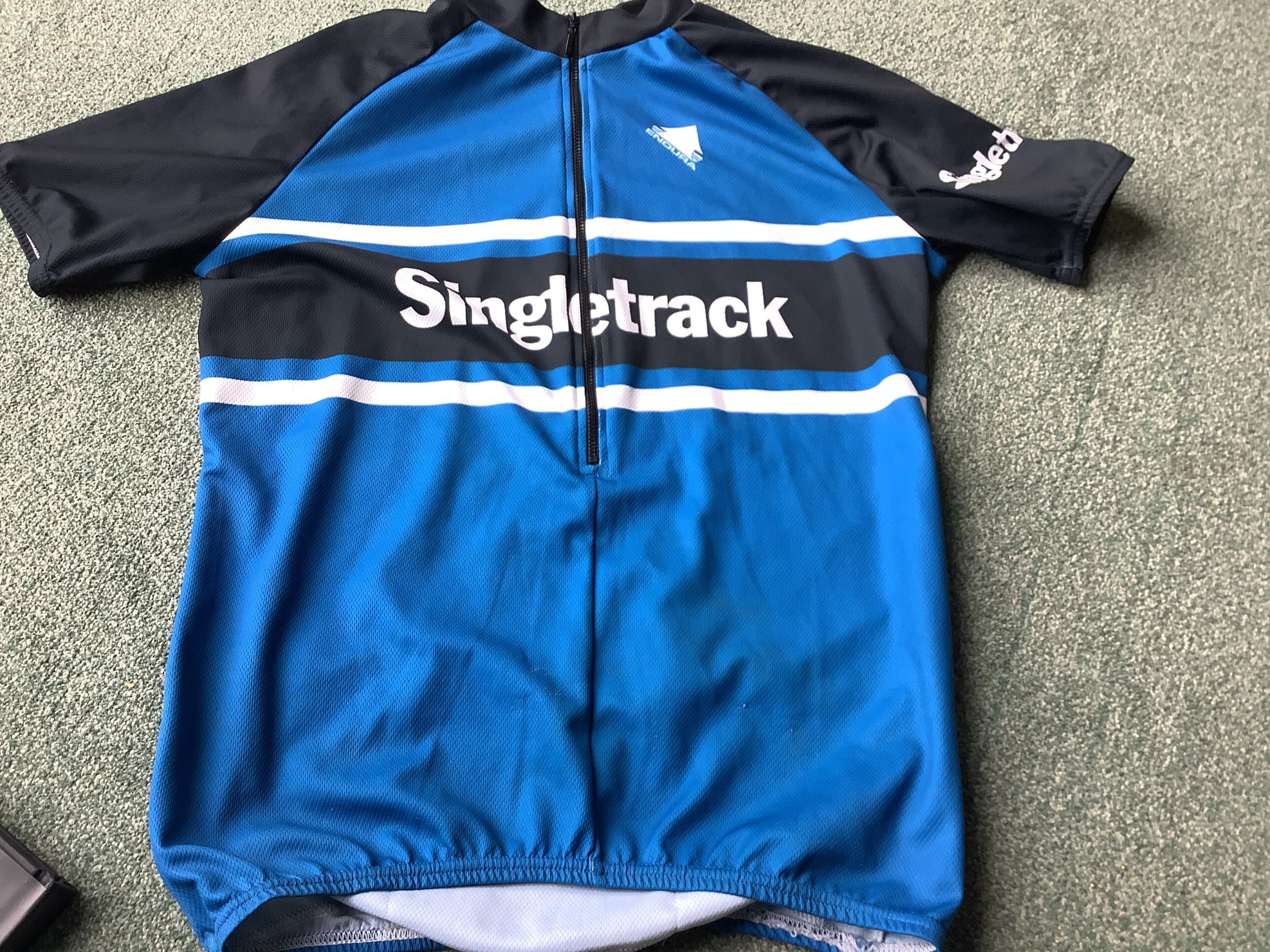 Price drop Retrotastic STW / Endura jersey