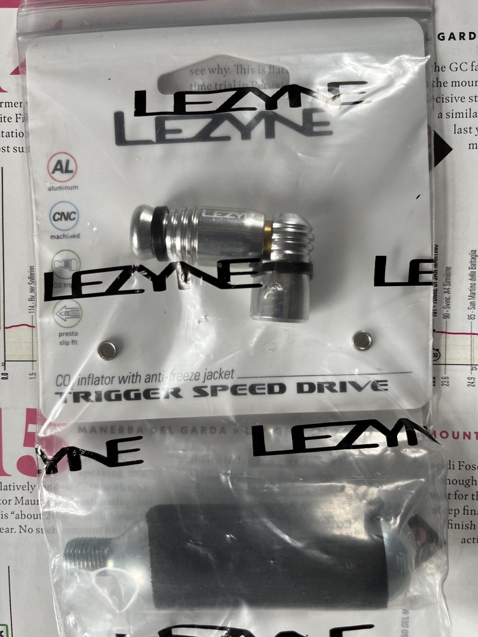 Lezyne CO2 inflation kit + CO2 cartridges.