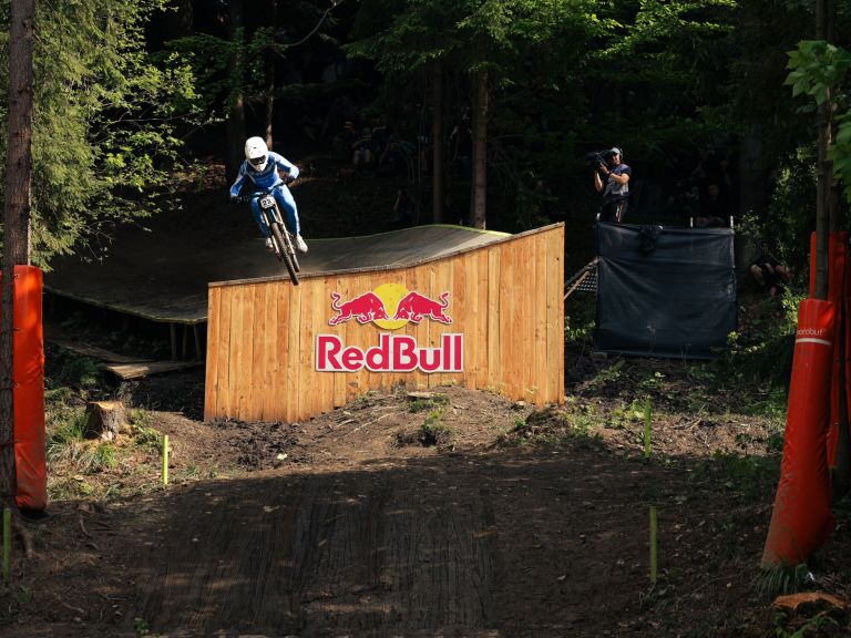 Bielsko-Biala World Cup DH results, report and highlights video