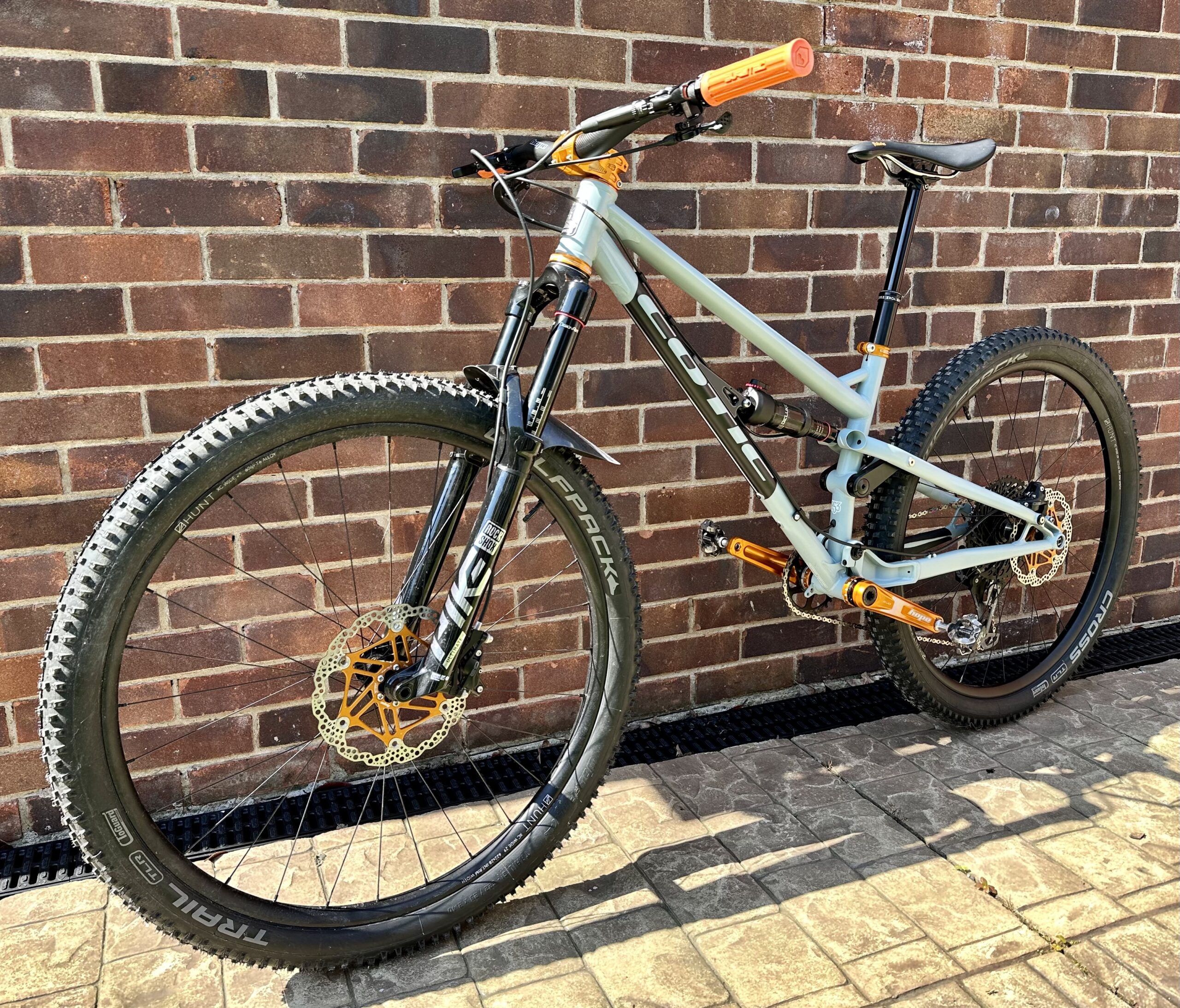 Cotic Jeht, Pikes, Hunt Wheels, Hope, Dropper – never ridden