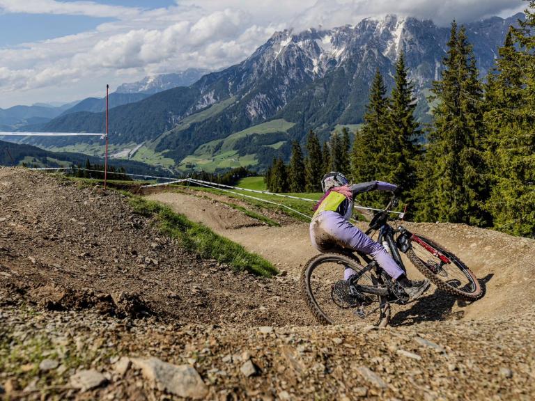 Leogang World Cup DH results, report and highlights video