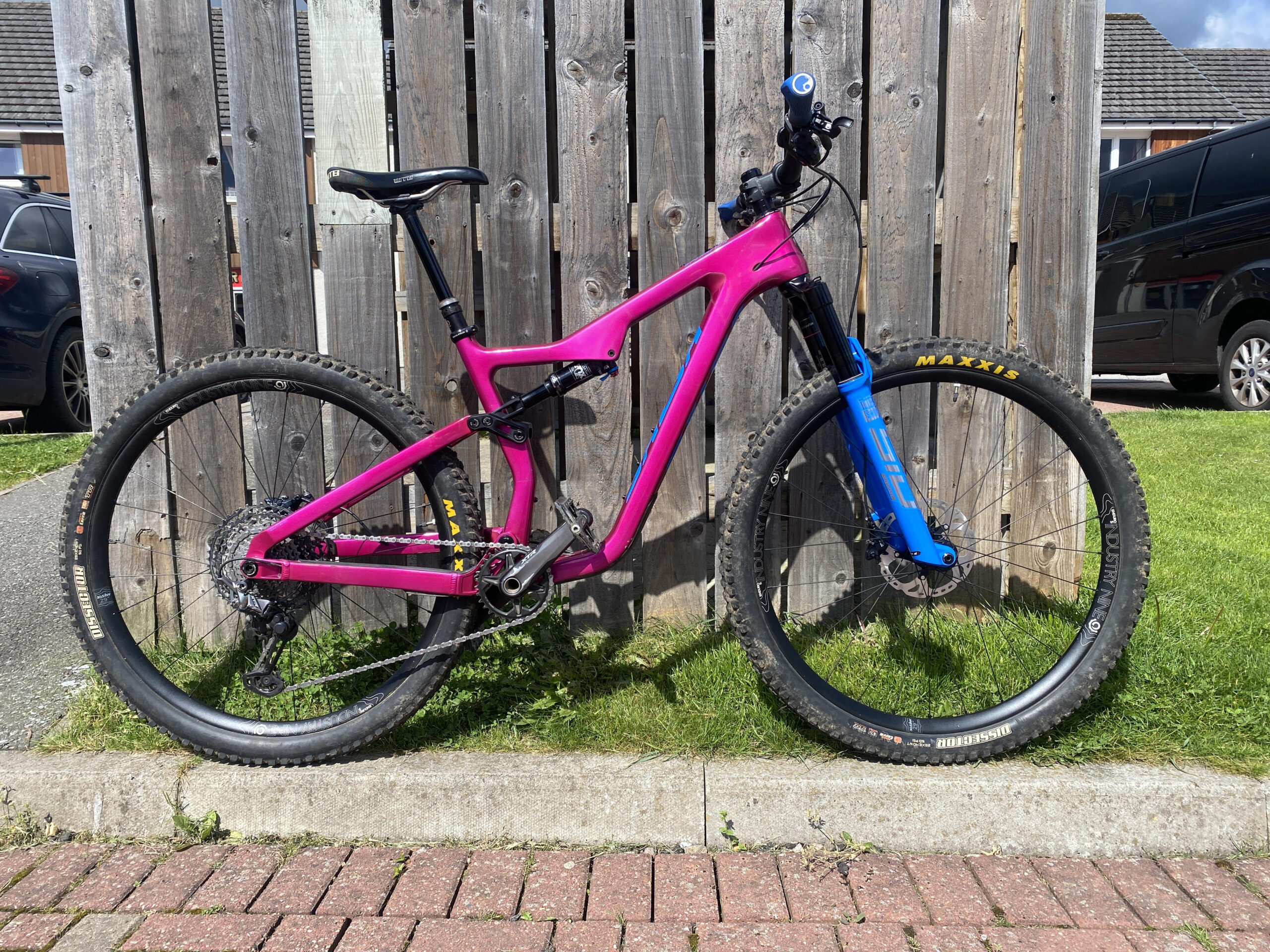 Salsa Spearfish + custom frame bag