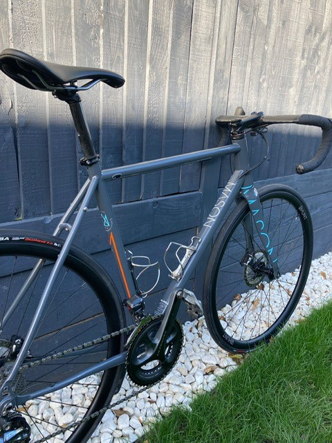 Mason Resolution 2, Hunt Carbon all roads, Di2, Deda finishing kit