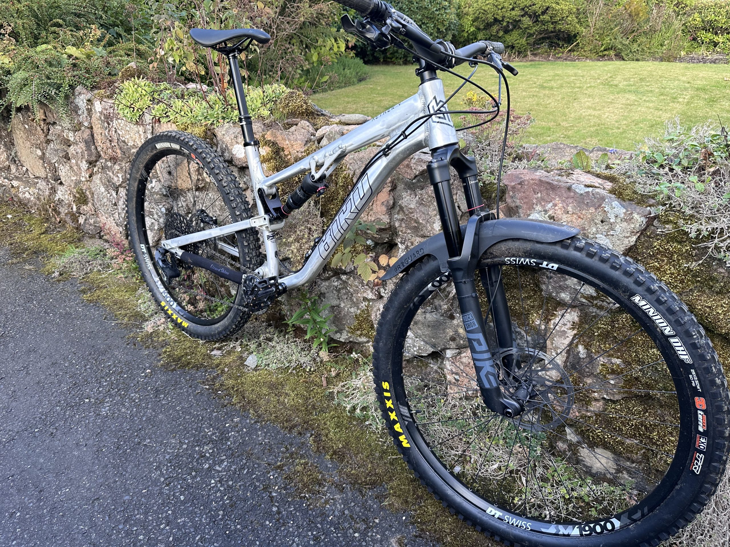 Bird Aether 9 Full Suspension Mountain Bike