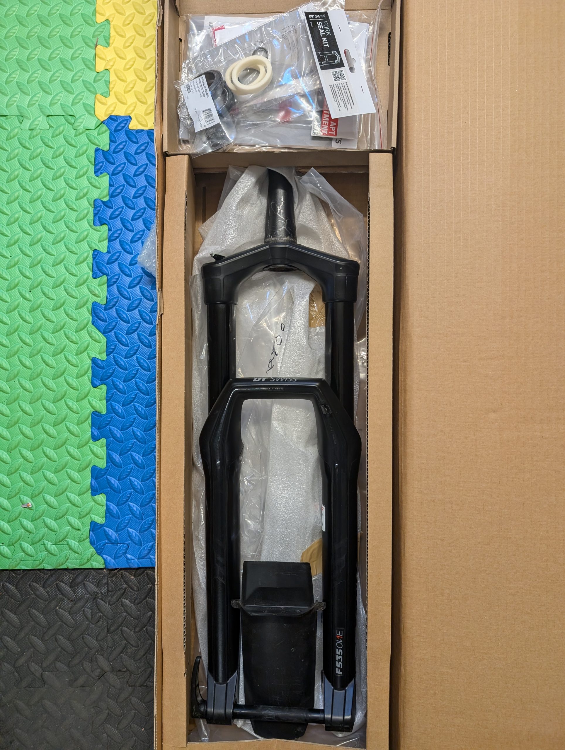 DT Swiss F535 The One 27.5″ Boost 160mm Travel Forks