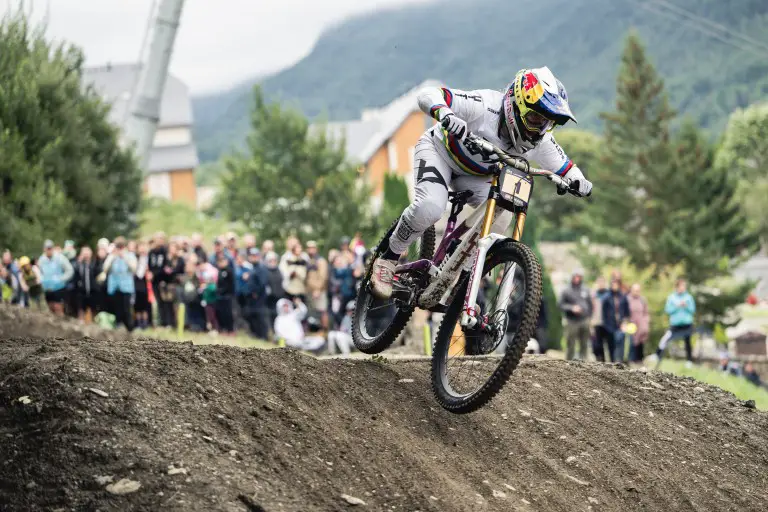 Vali Höll: ‘It’s mountain biking, it’s not Formula 1’