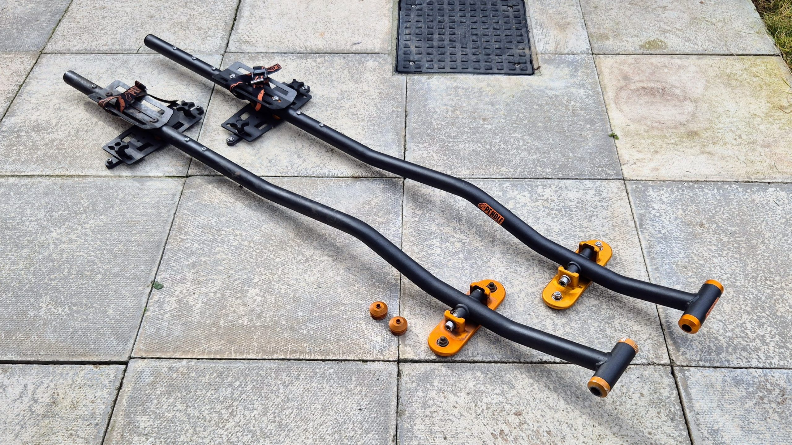 2x Pendle ErgoRack Roof mounted bike racks – great for long bikes!