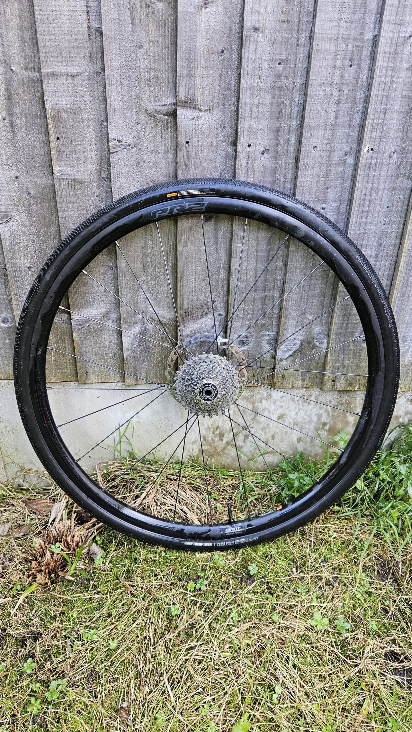 Giant PR2 Road wheels inc. tyres + rotors