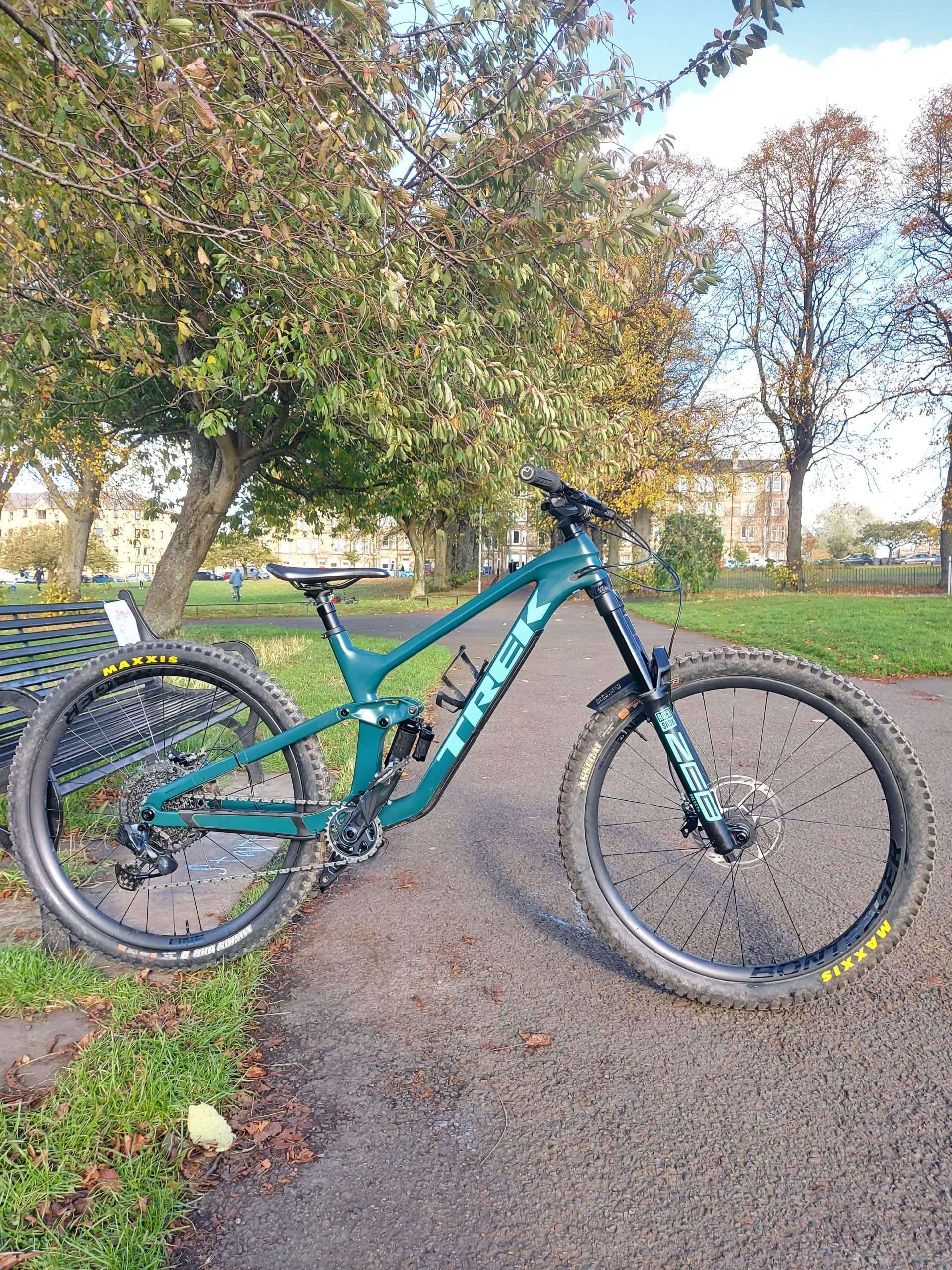 2023 Trek Slash 9.8 GX AXS M/L