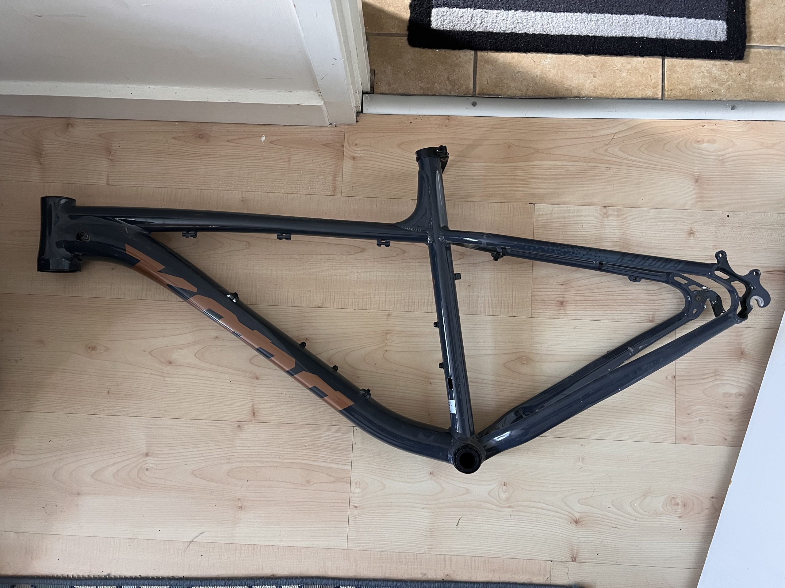 Free frame, brakes, chainrings, assorted parts