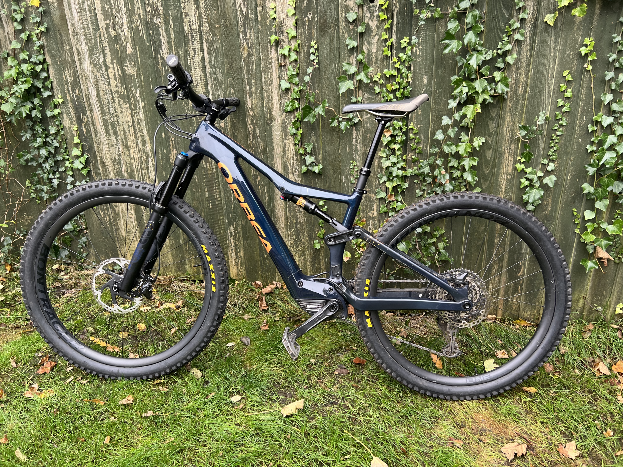 Obera Rise Carbon M20 – 2022  Blue/Gold  – Medium