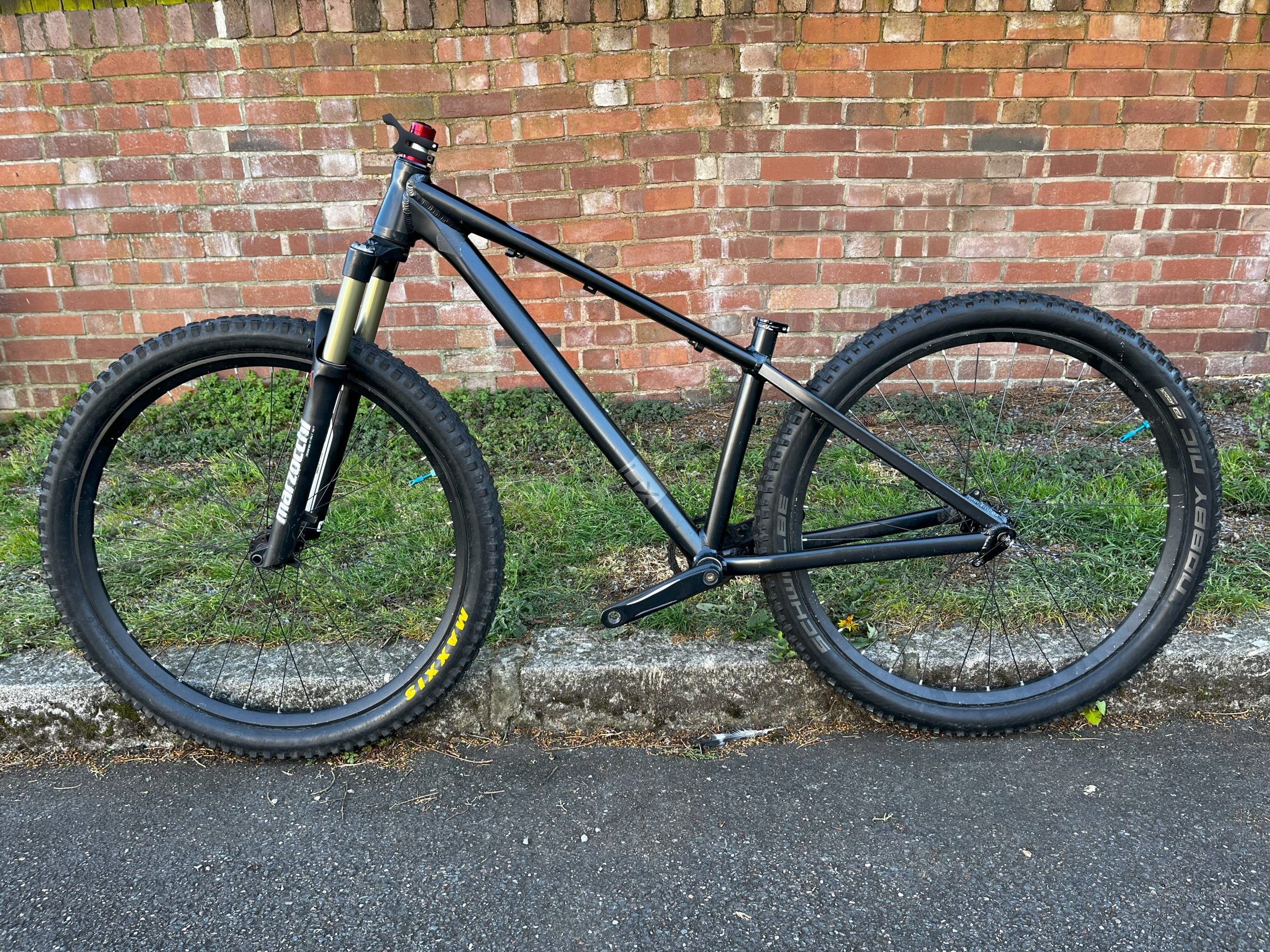 BX HT01 Hardtail. Marzocchi fork, S. Decent wheels, crank. Ideal kids bike…
