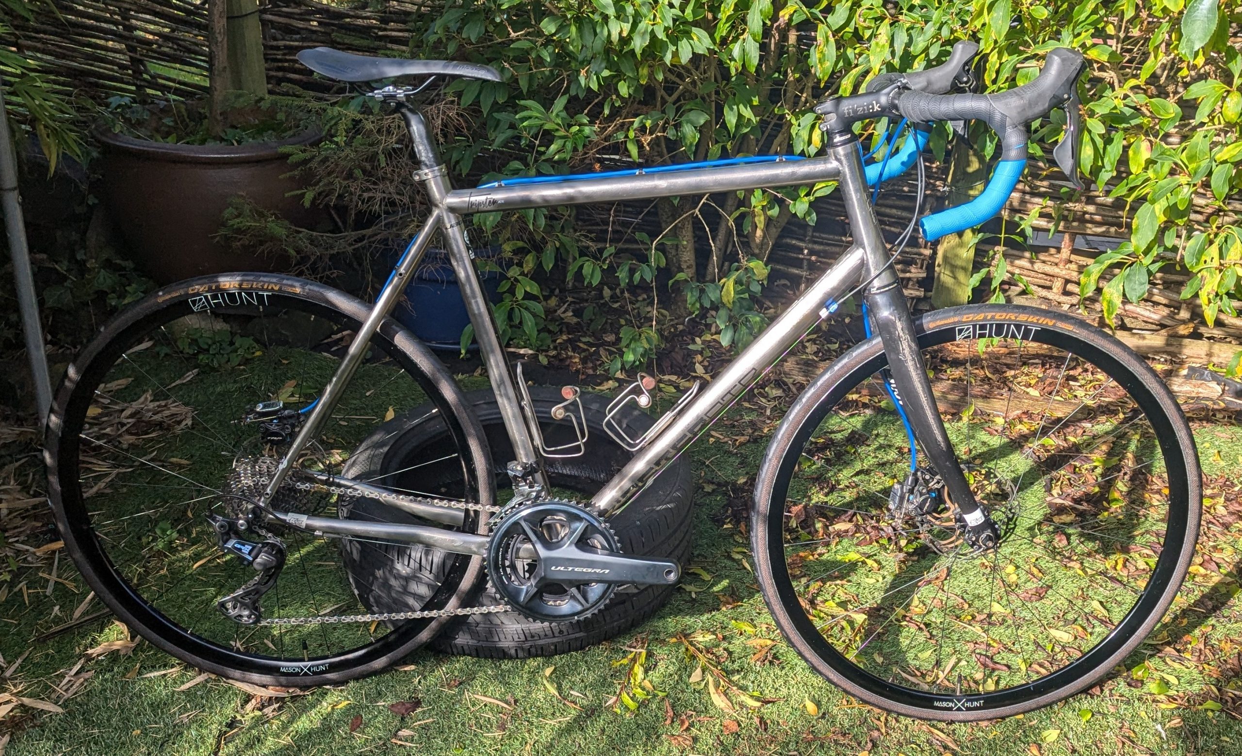 Kinesis Tripster ATR V1, 60cm – Hunt Wheels, TRP HY/RD, Pro Carbon bars