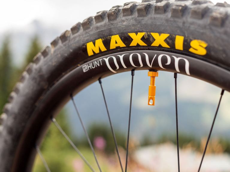 Free carbon wheels worth £1149 with Privateer complete bikes