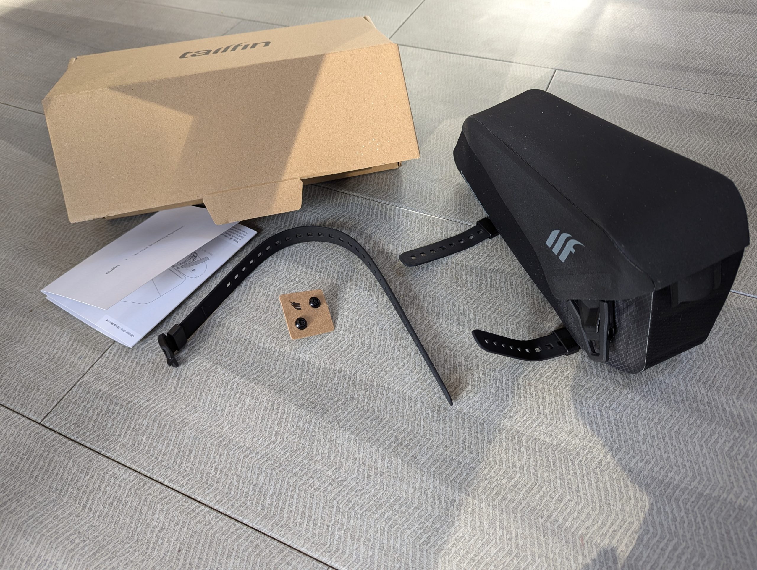 Tailfin top tube bag 1.5l flip