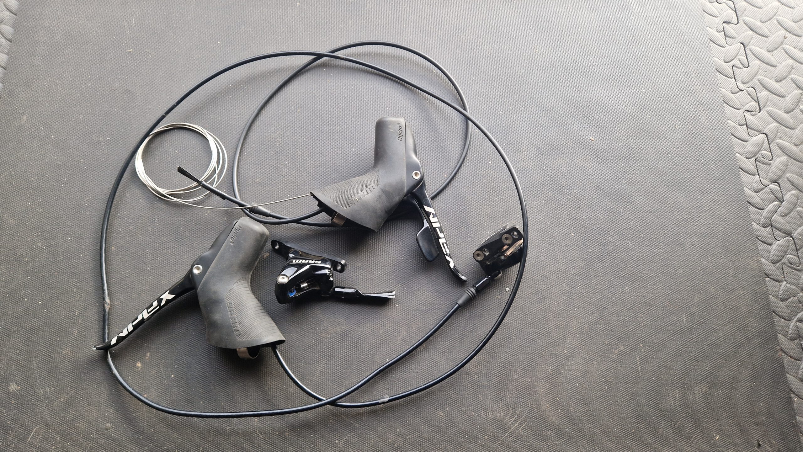 Sram Apex 1×11 brakeset & mech – Reduced