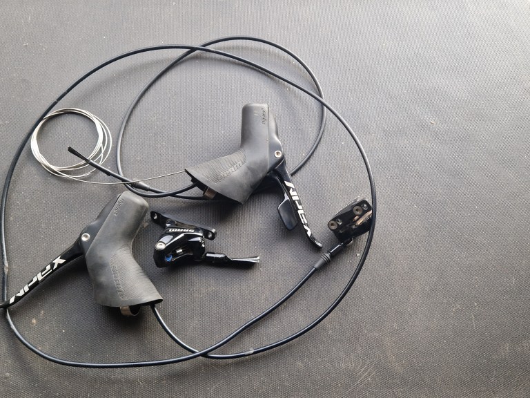 Sram Apex 1×11 brakeset & mech – Reduced