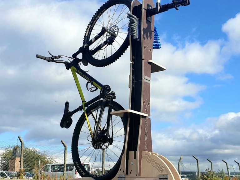 Sender Core Bike Skills & Service Station – *new in box*