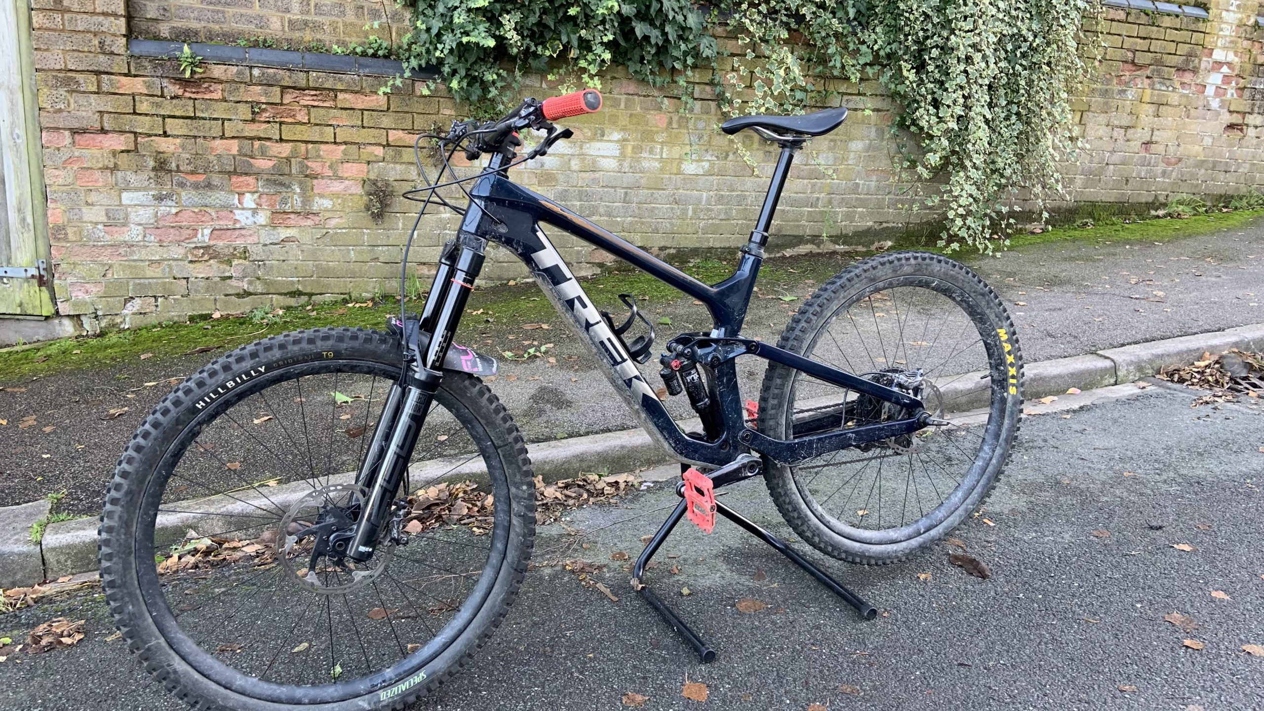 2022 Trek Slash 9.8 XT – large – excellent condition – enduro