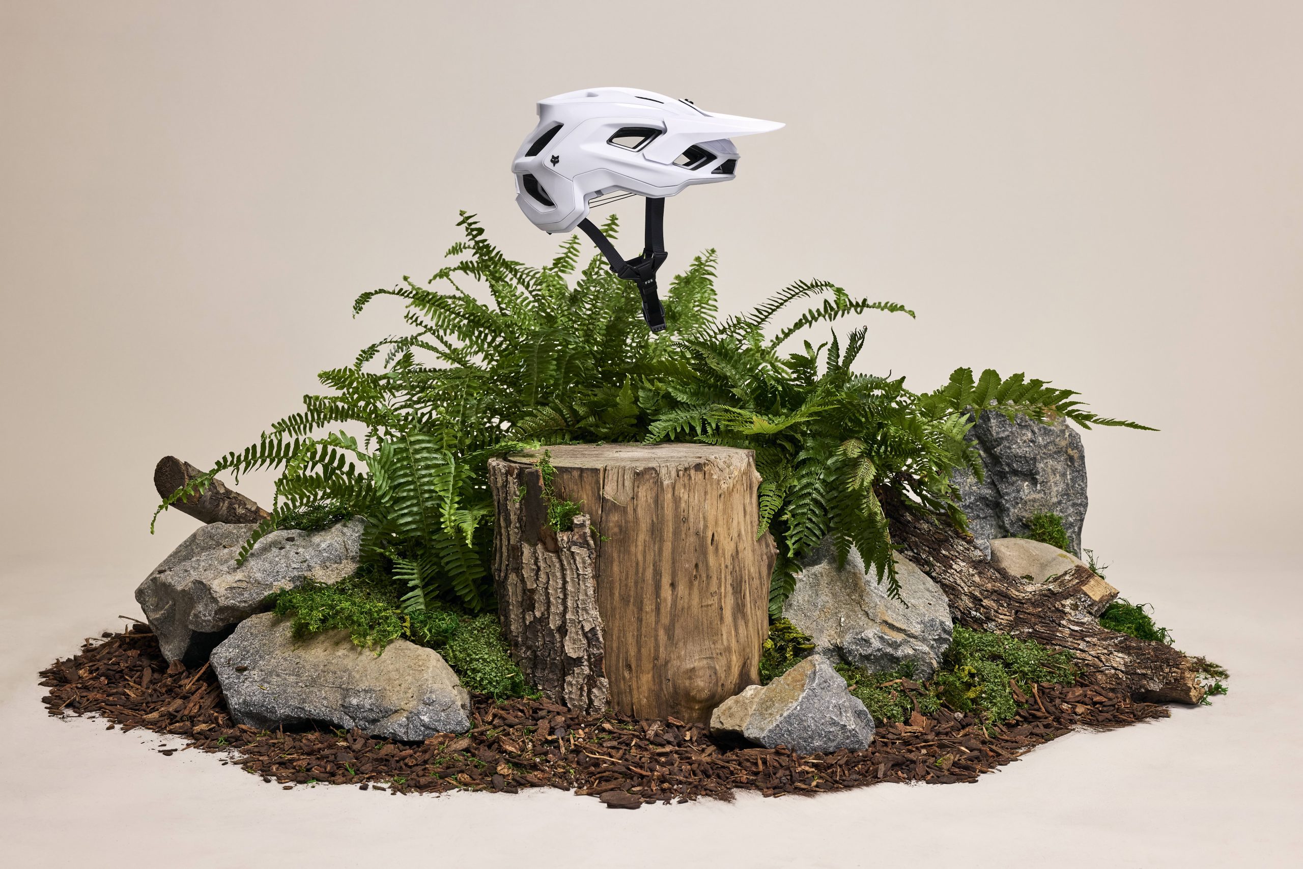 First look at new Fox Speedframe Pro helmet