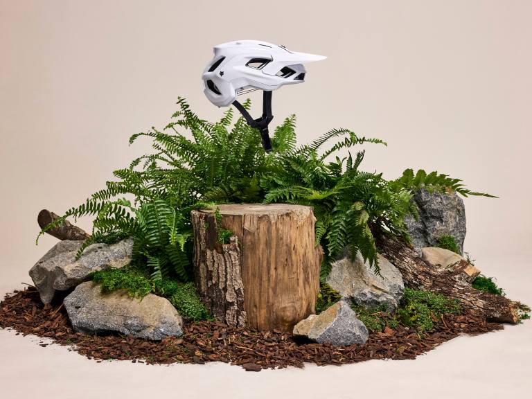 First look at new Fox Speedframe Pro helmet