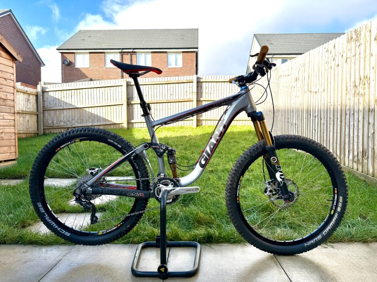 2012 Giant Trance X2 26″ with plenty of upgrades / Fox Kashima, XT, Hope, Mavic