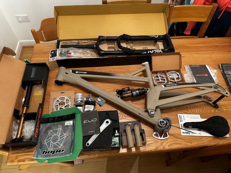 2022 Orange Switch 6 XL kit Hope, Fox, Fabric, Rockshox