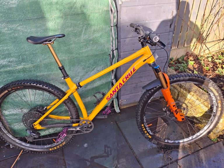 FS 2023 Santa Cruz Chameleon Size XL in Yellow