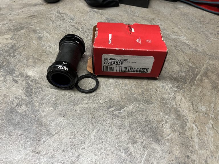 Sram DUB BB 30 Bottom Bracket new in box