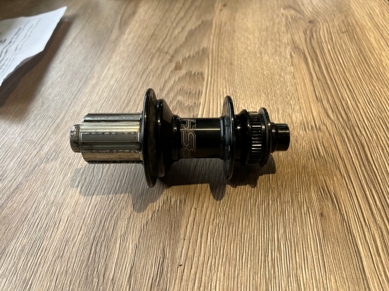 Hope RS4 rear hub 24 hole 142×12
