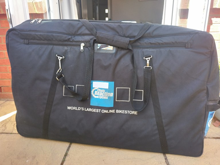 Chain reaction cycles travel bike bag