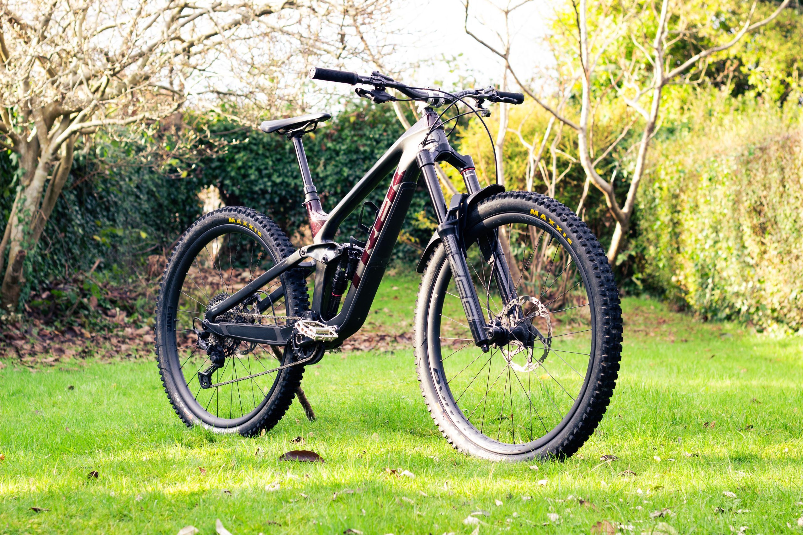 2023 Trek slash 9.8xt medium mountain bike