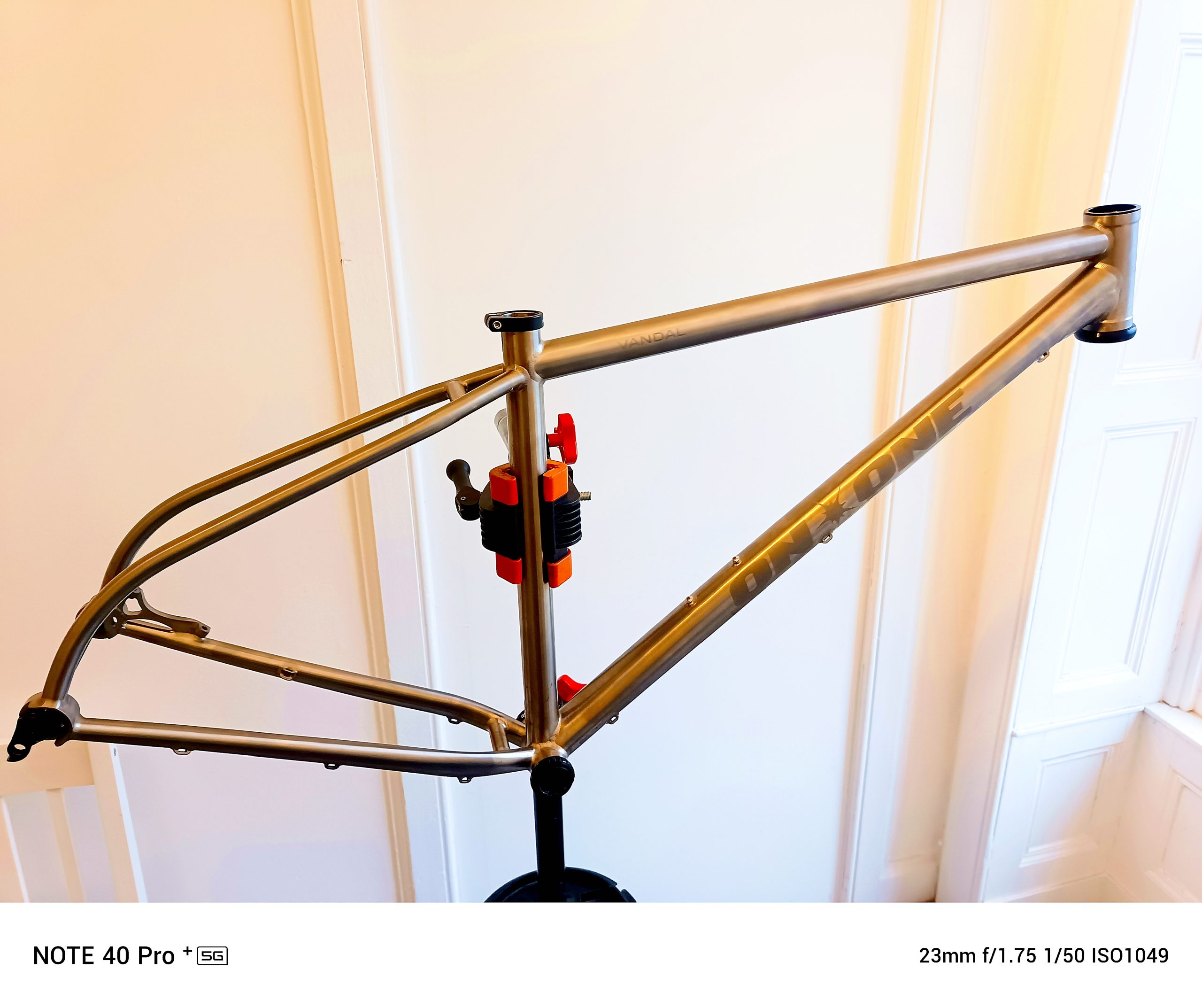 On One Vandal Titanium frame