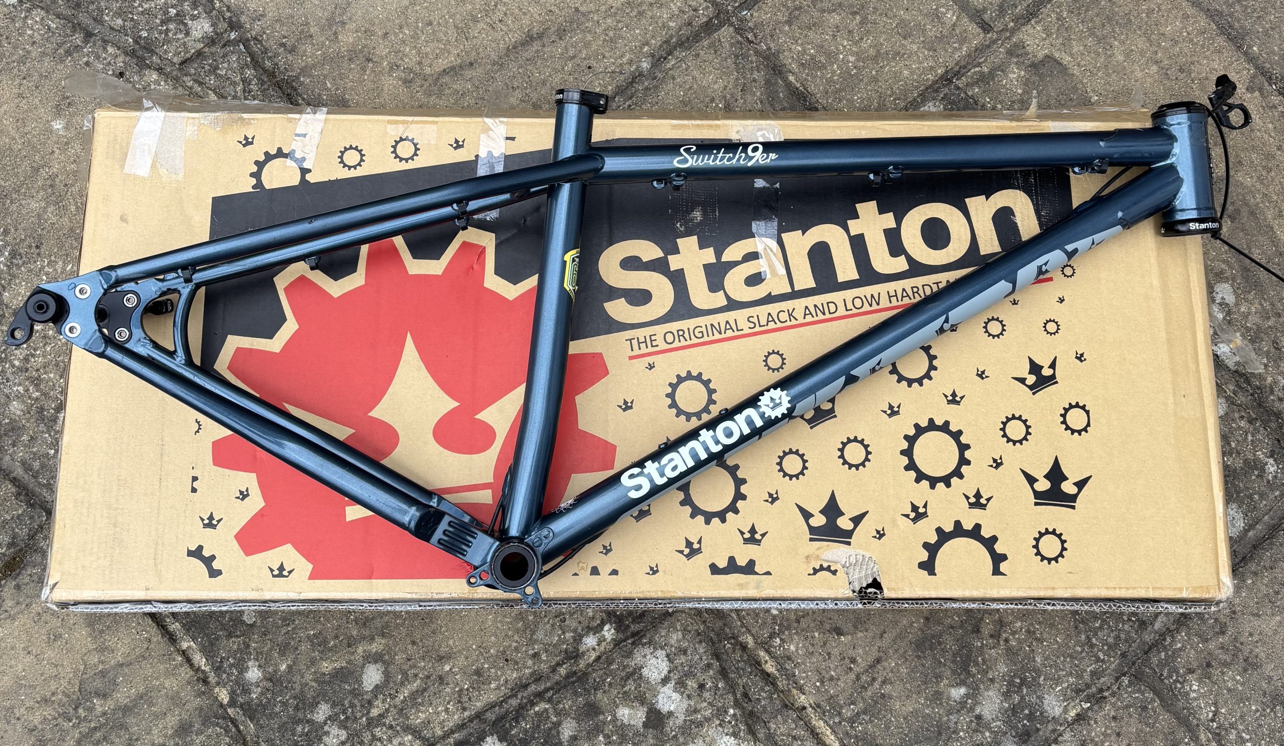 Stanton switch 9er frame 16.5” misty blue