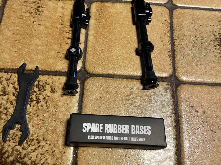 Muck off big bore lite valves black