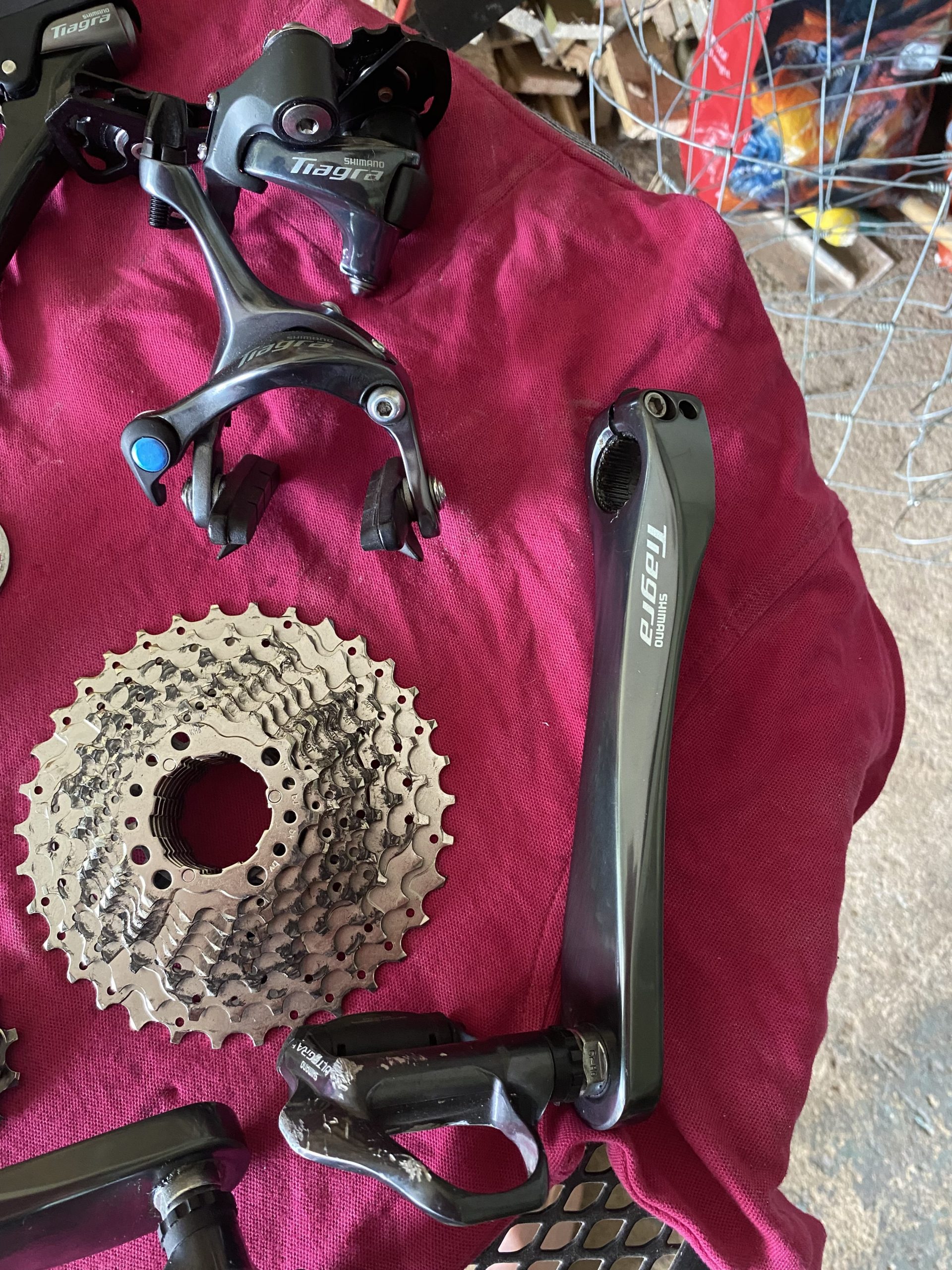 Full Shimano Tiagra groupset