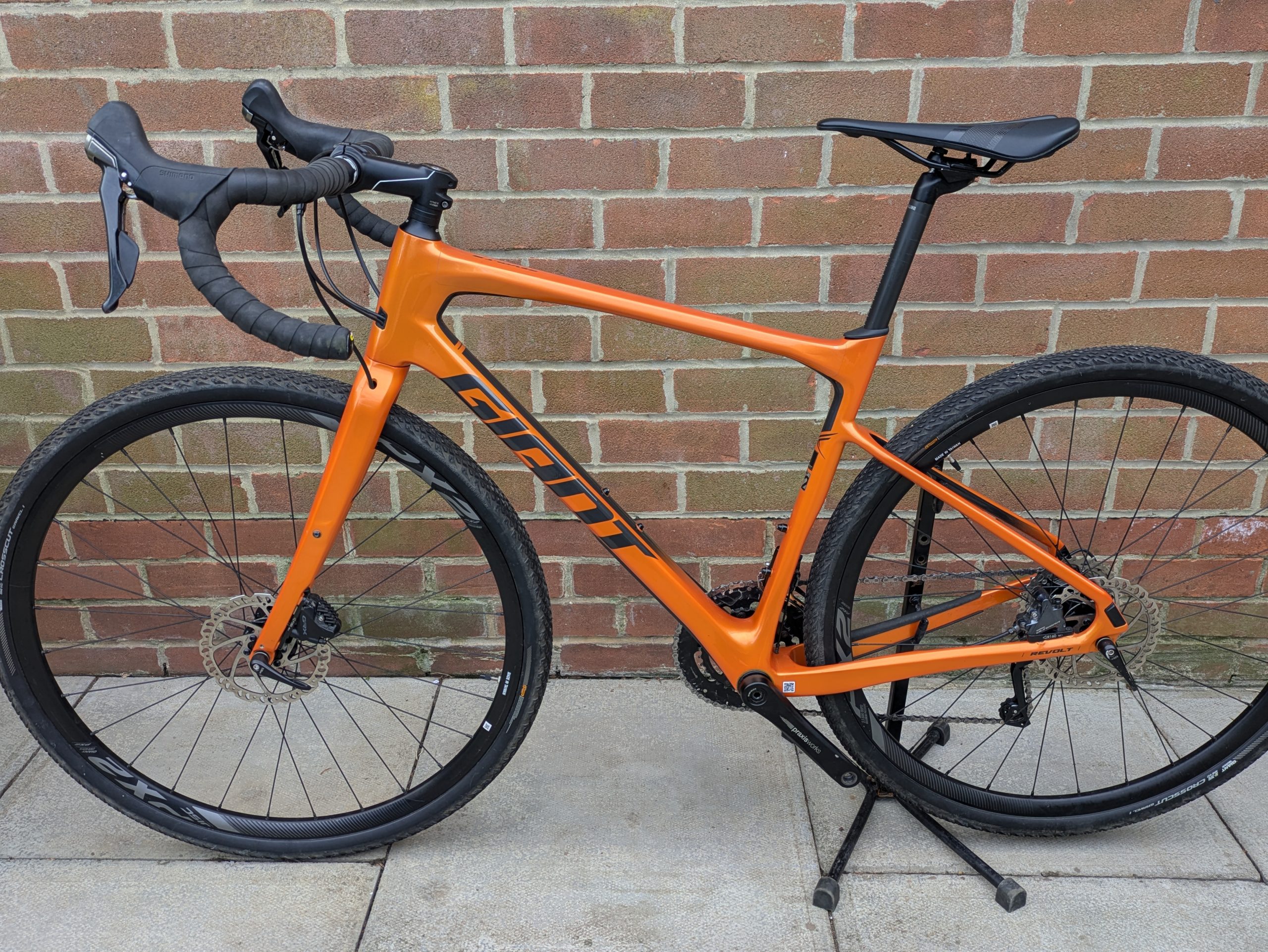 GIANT REVOLT ADVANCED CARBON MEDIUM 2019