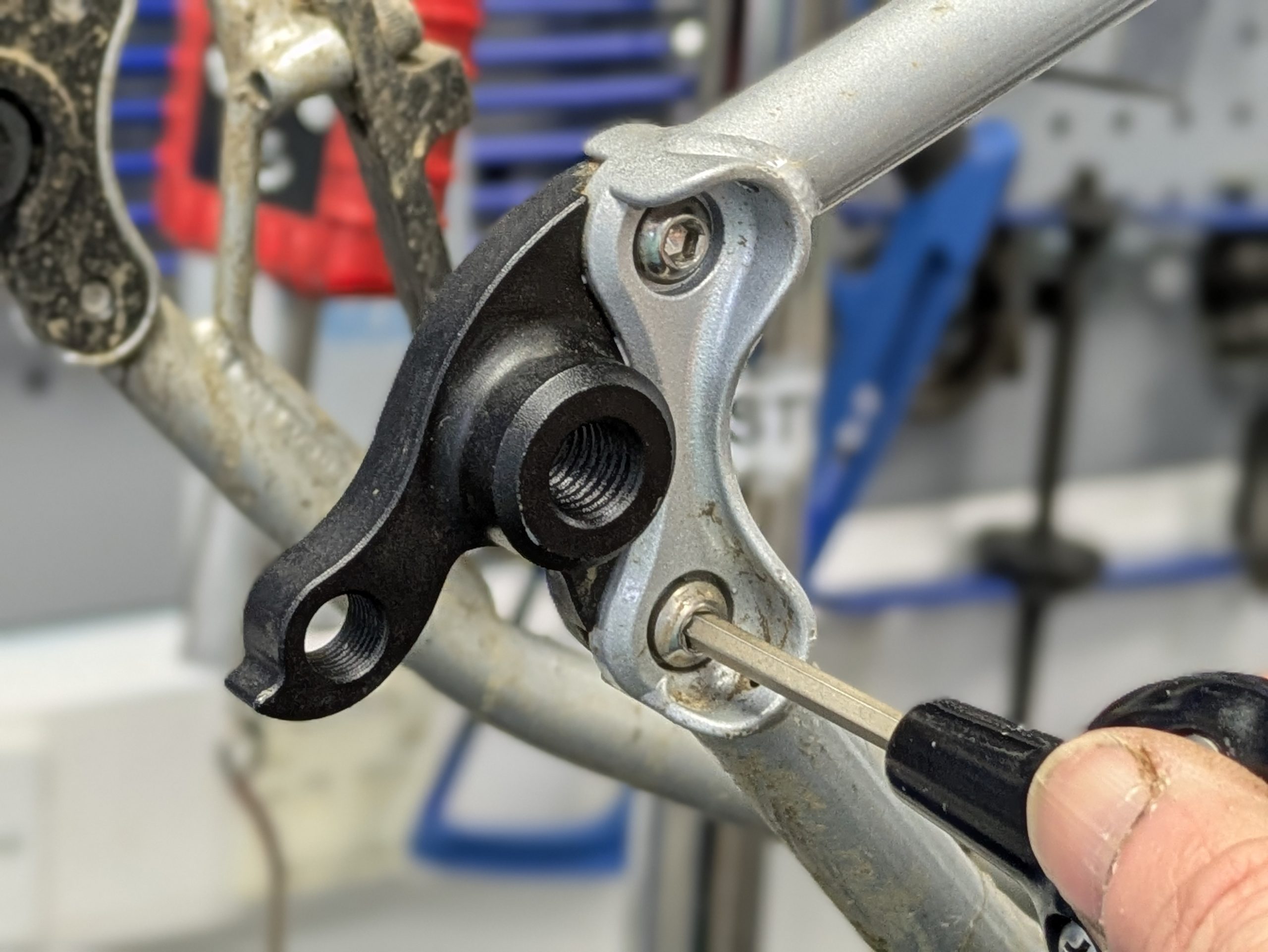 The surefire way to identify your derailleur hanger