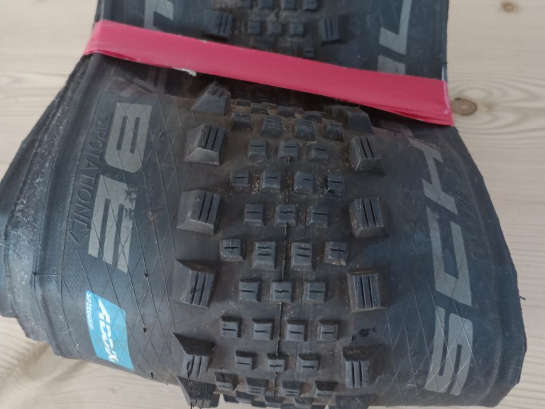 Schwalbe rock razor 29×2.35