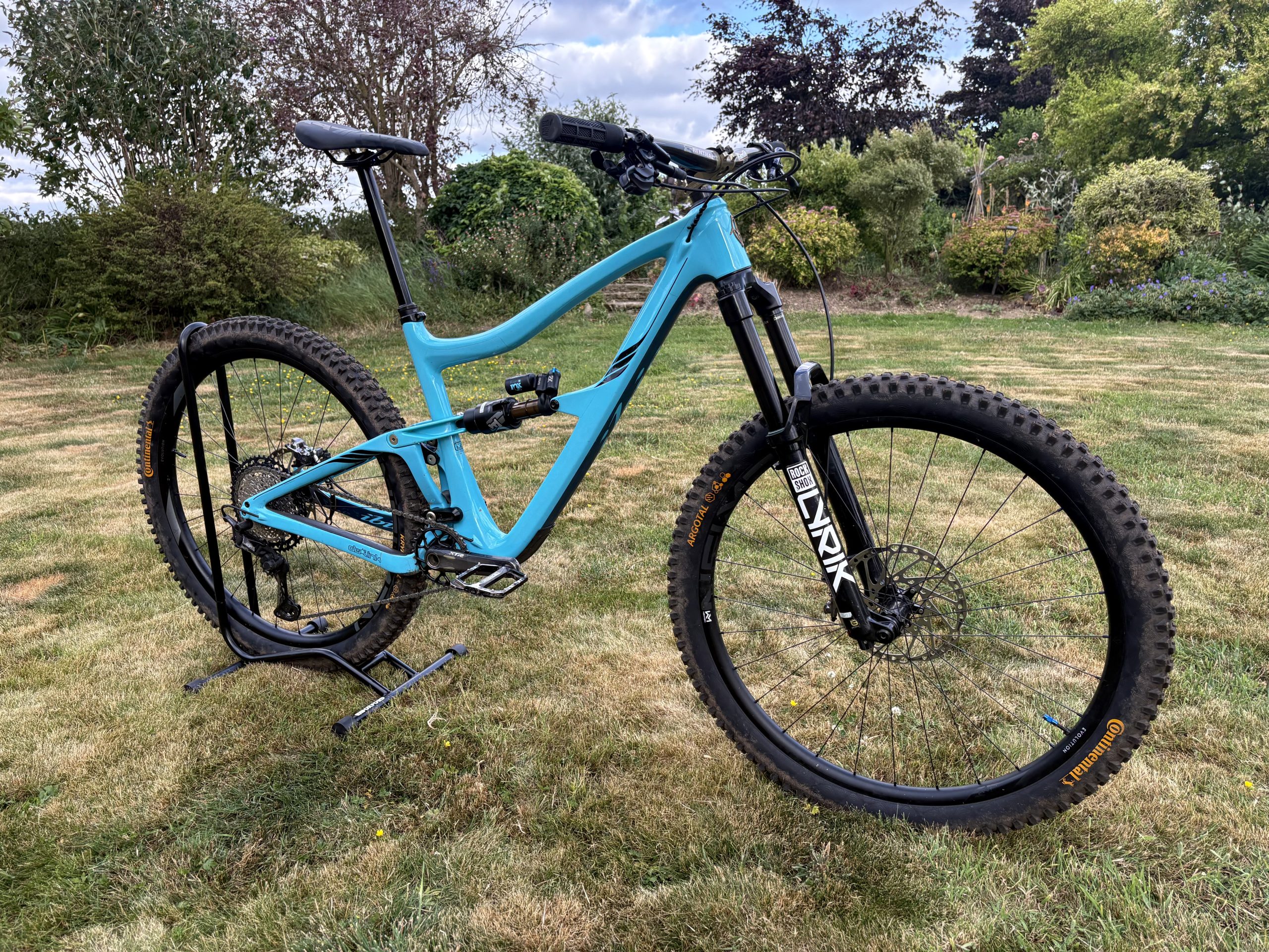 IBIS Ripmo V2 29er  – Size Large/Blue 2021- great spec and condition