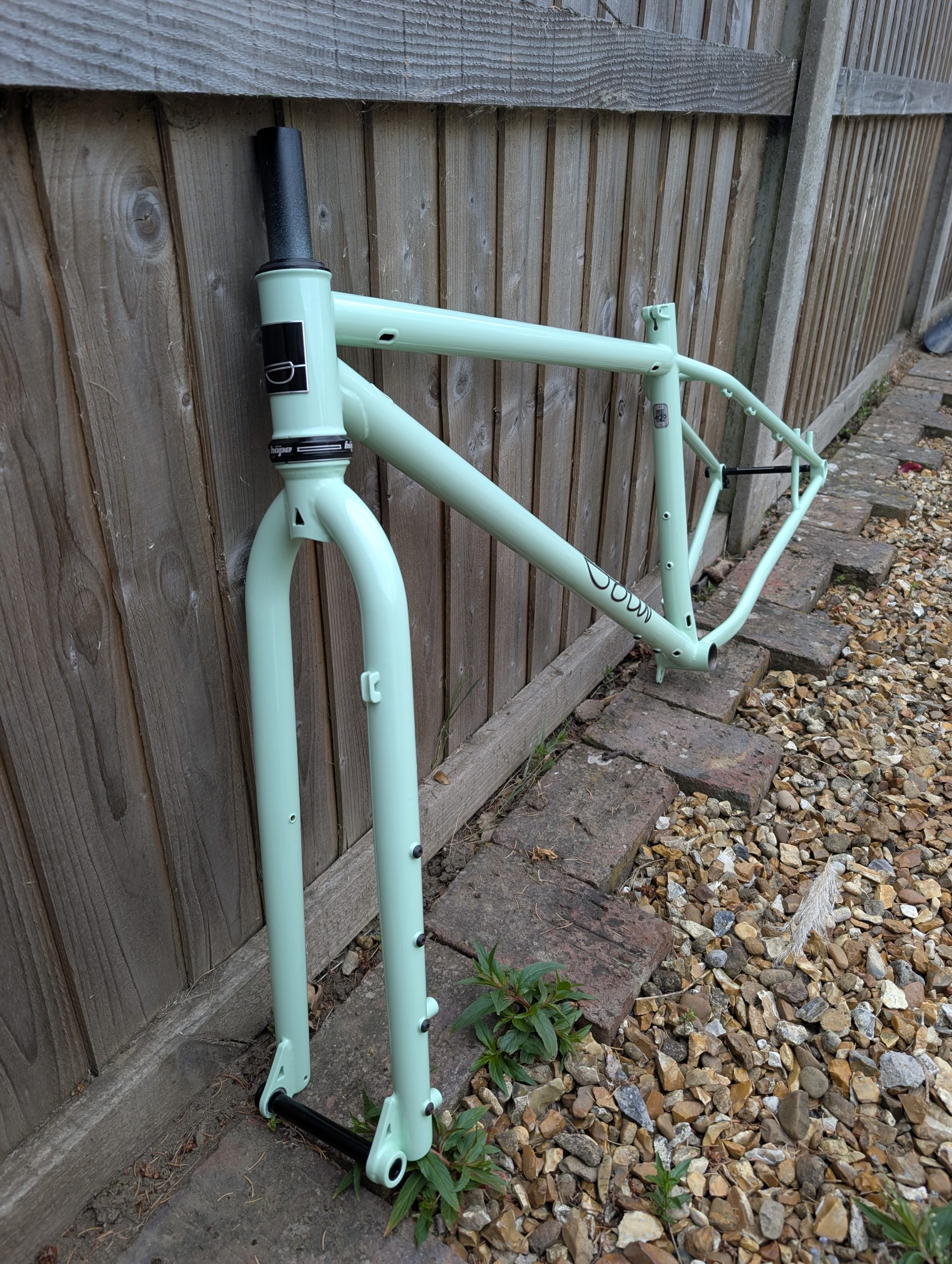 Sour Crumble Frameset w/Hope Headset