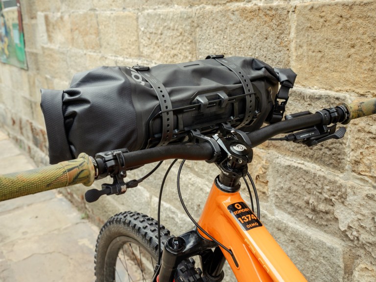Tailfin Bar Cage & Bag review
