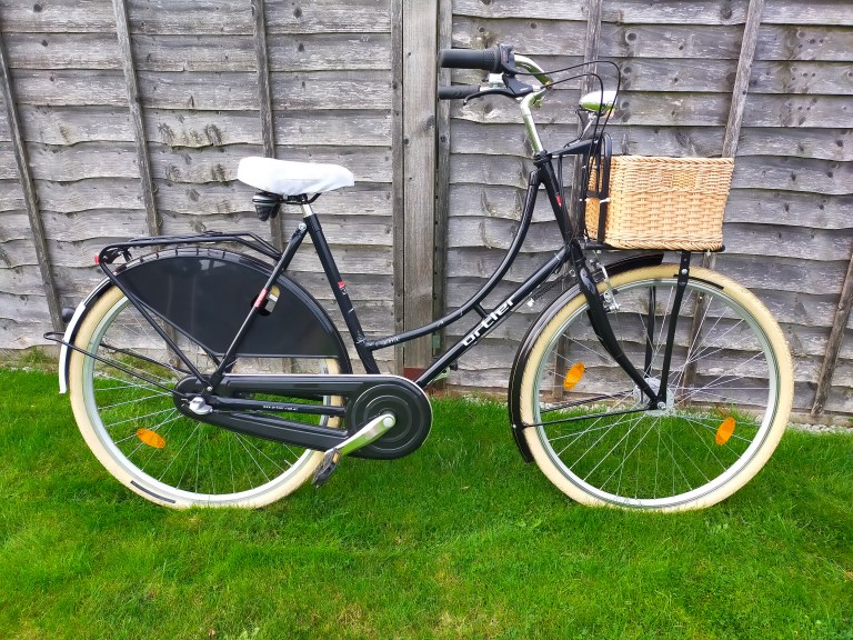 Open to Offers. Otler Van Dyck Dutch classic town city bike