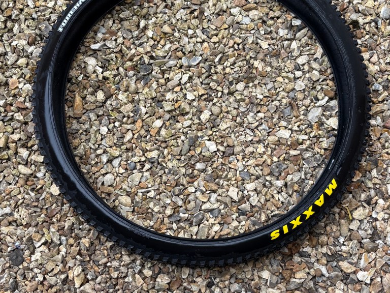 2025 Maxxis Forekaster V2 EXO TR (29×2.4WT)